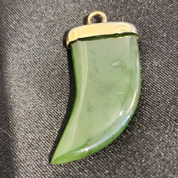 Jade Carved Claw Charm or Pendant - Picture 1 of 7